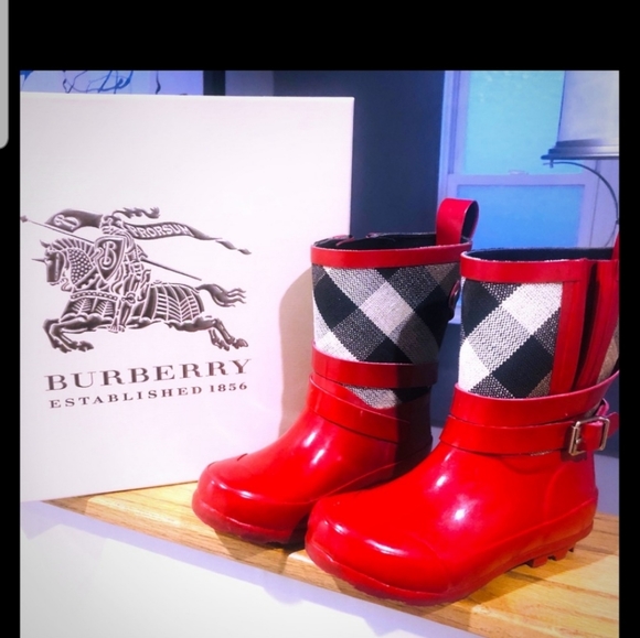 100% authentic Burberry rainboots size.9 - Picture 2 of 4